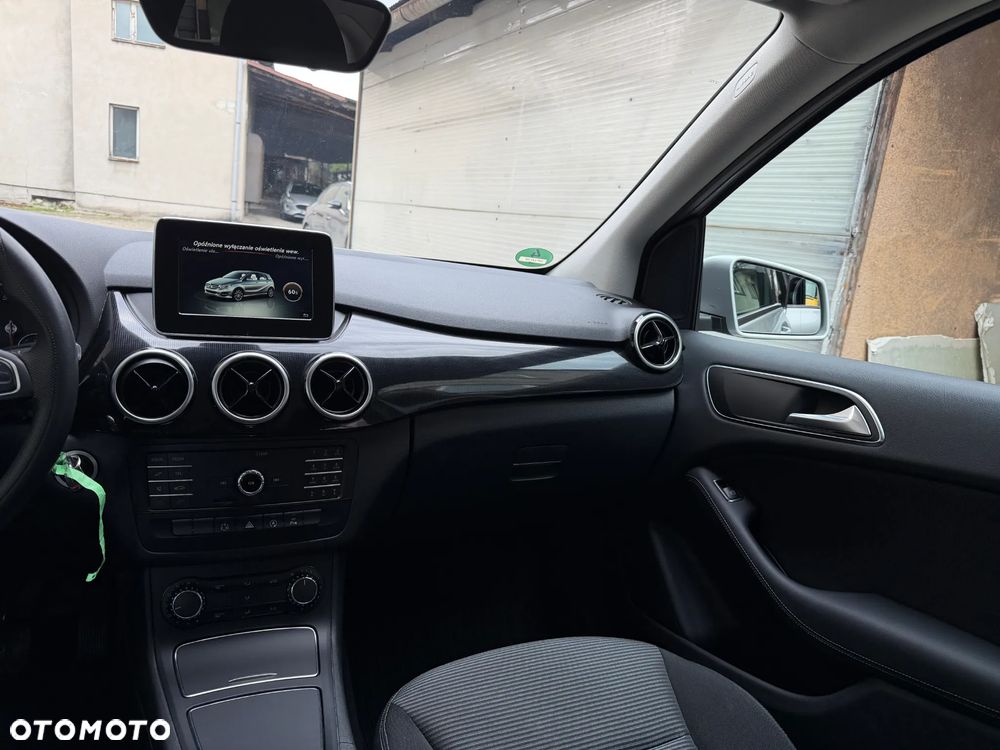 Mercedes-Benz Klasa B 180 (BlueEFFICIENCY) 7G-DCT - 27