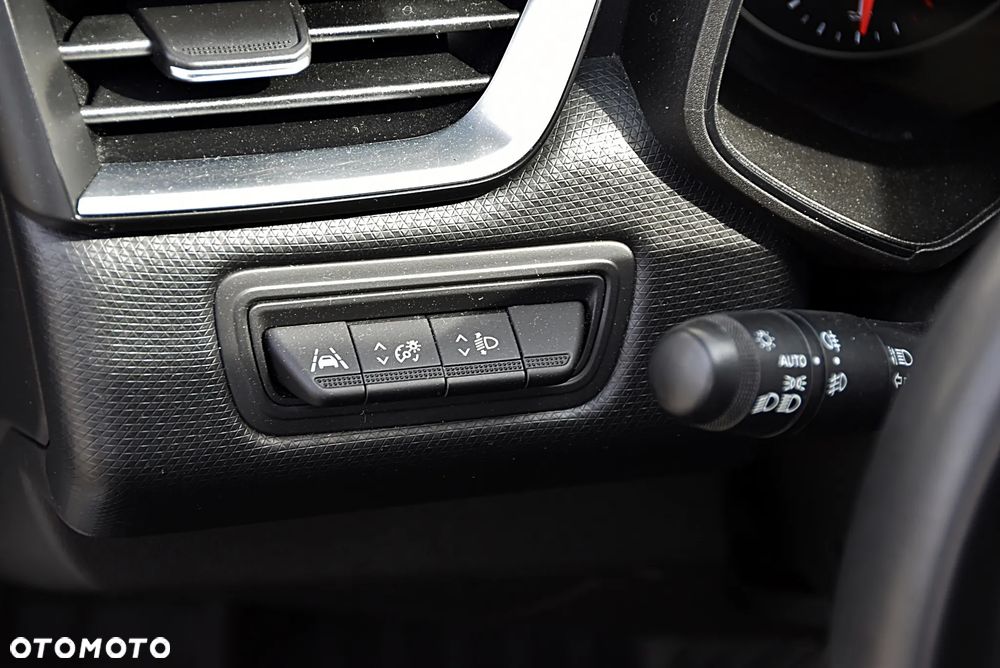 Renault Clio 1.0 TCe Techno Xtronic - 28