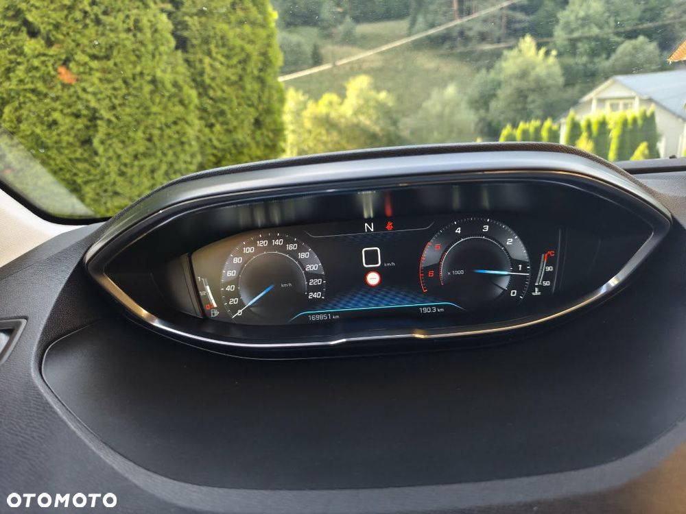 Peugeot 3008 1.5 BlueHDi Active S&S EAT8 - 4