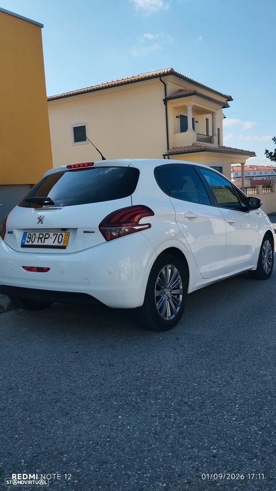 Peugeot 208 1.2 PureTech Style - 5