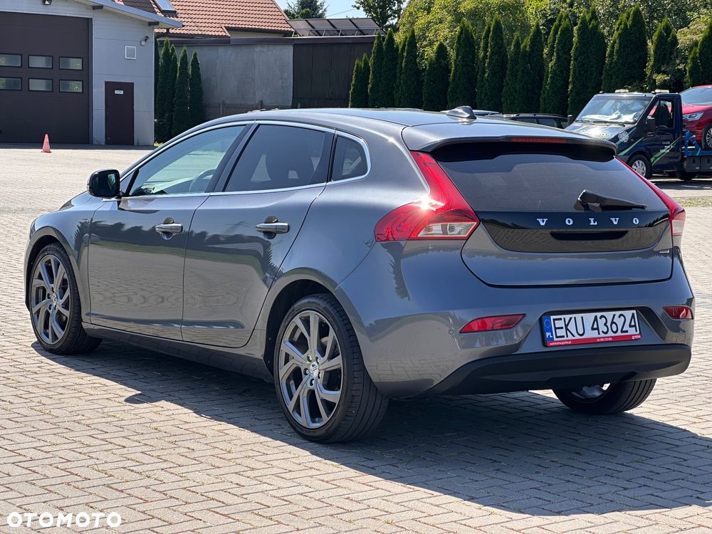 Volvo V40 - 22