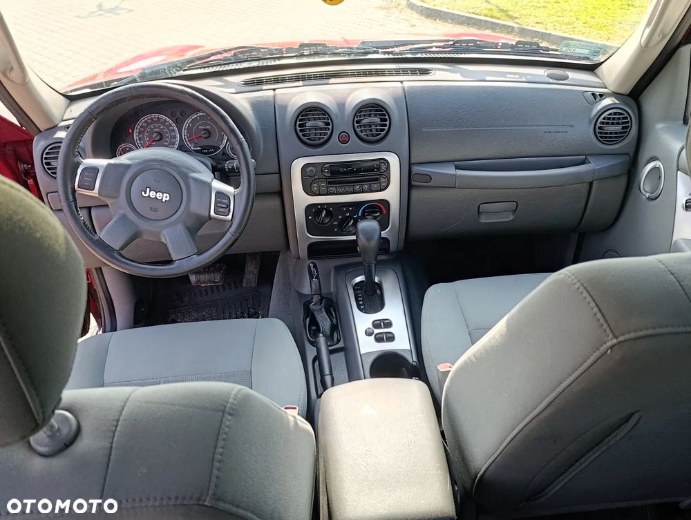 Jeep Liberty - 15