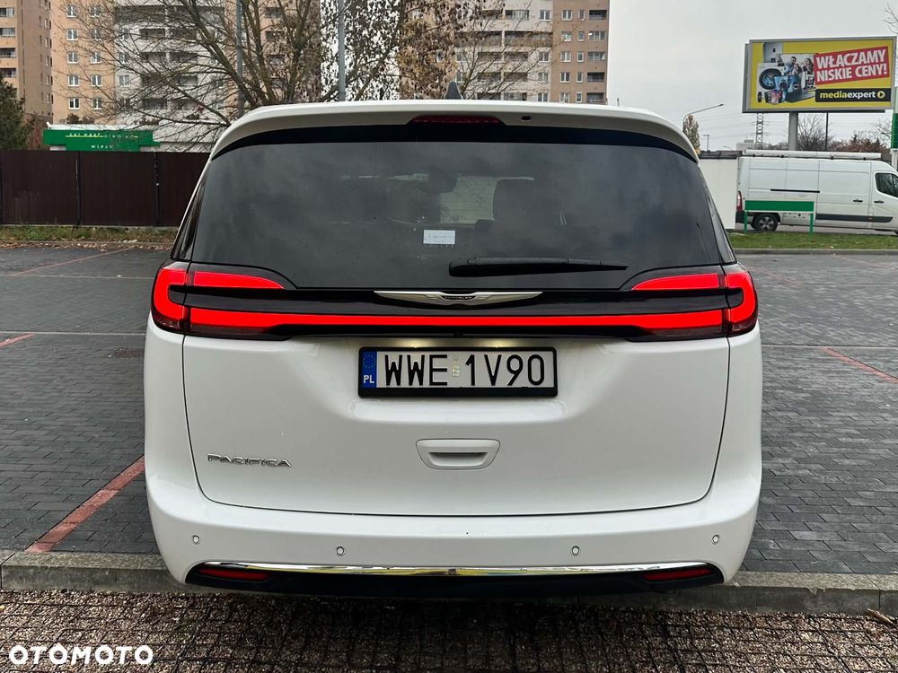 Chrysler Pacifica - 5