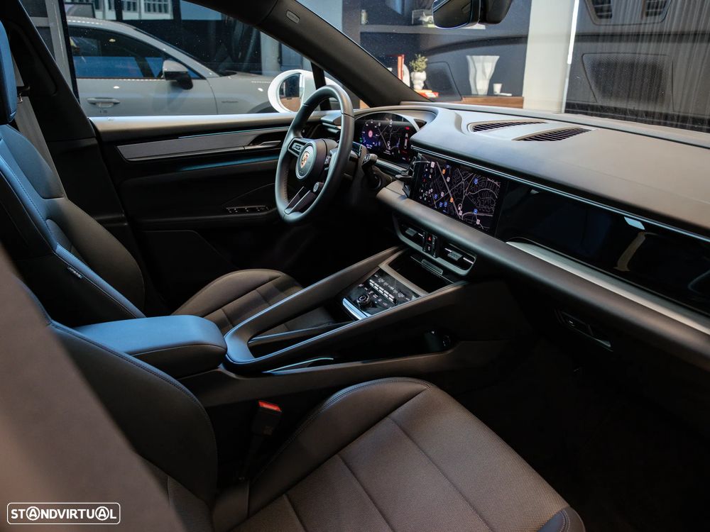 Porsche Macan Electric 4 - 42