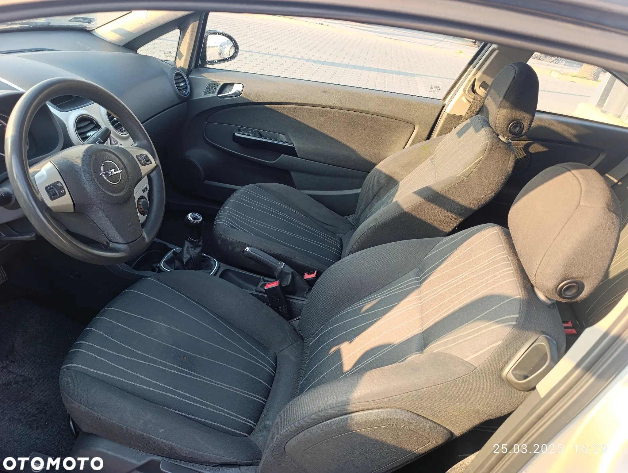 Opel Corsa 1.2 16V Cosmo - 11