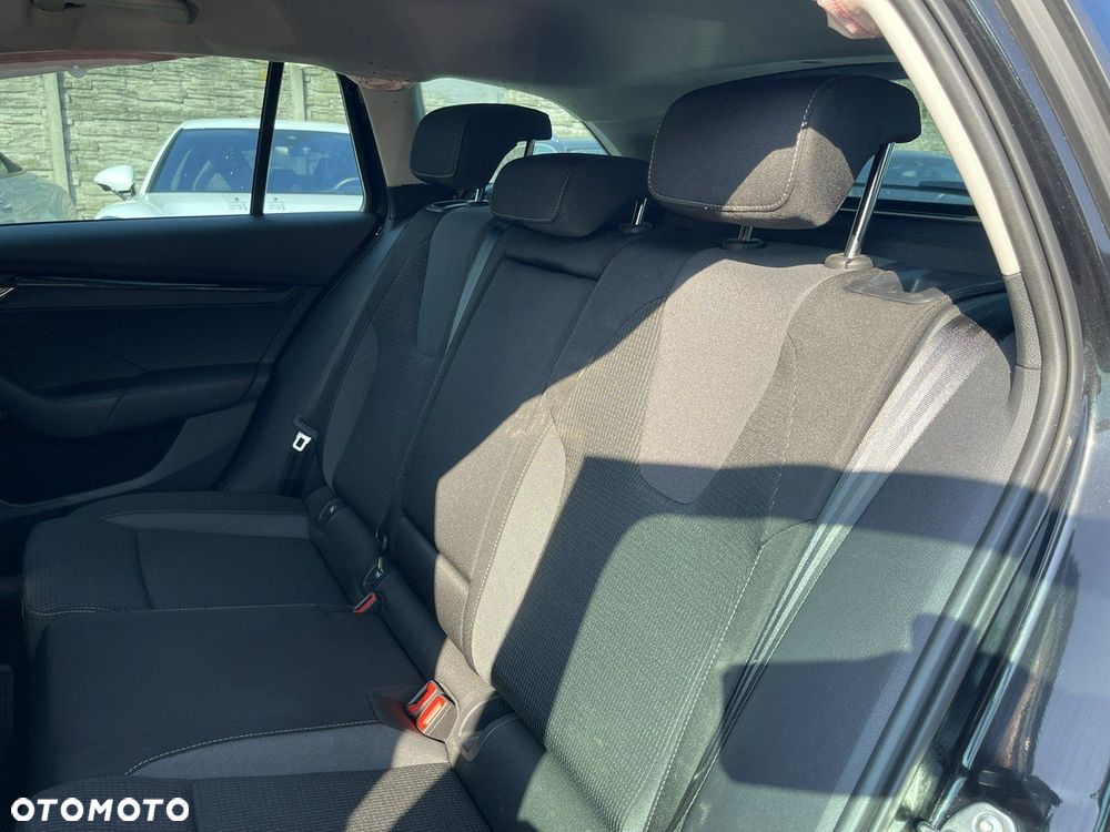 Skoda Octavia 2.0 TDI DSG Edition - 13