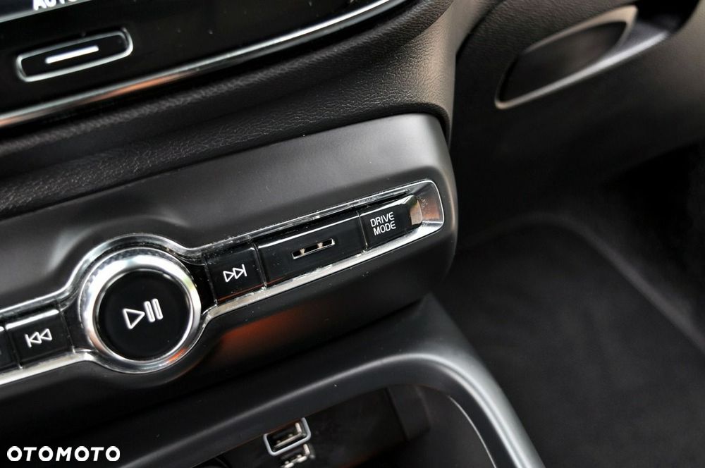 Volvo XC 40 T4 Plug-In Hybrid Plus Dark - 25