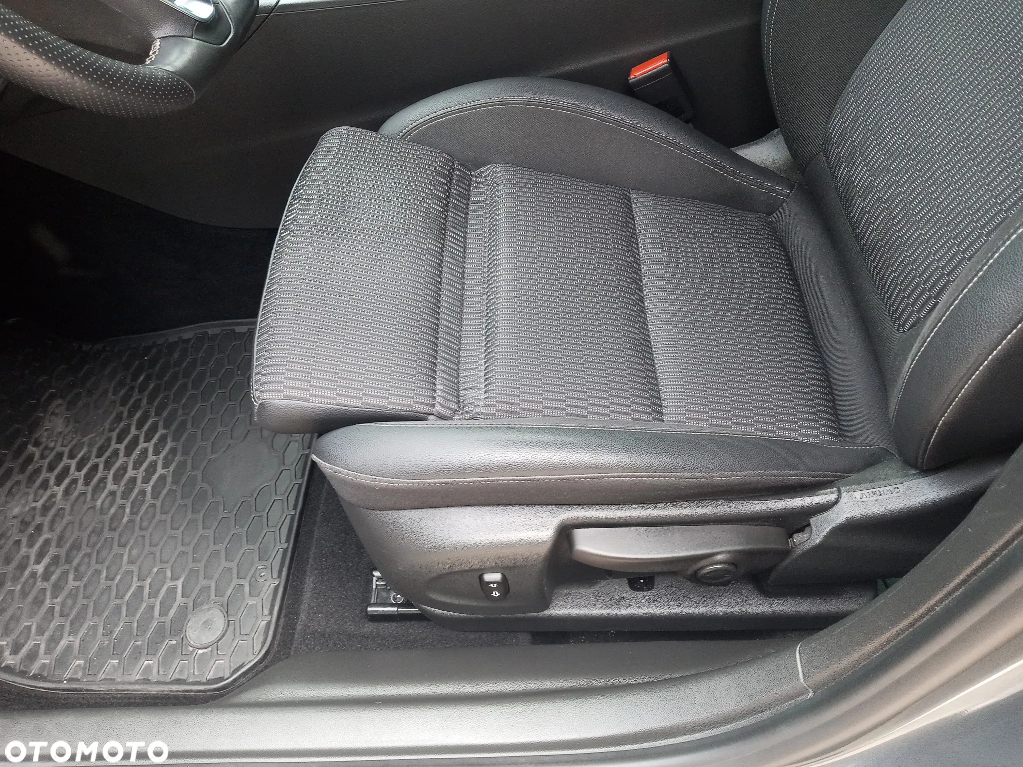 Opel Insignia 2.0 CDTI Business Elegance S&S - 28