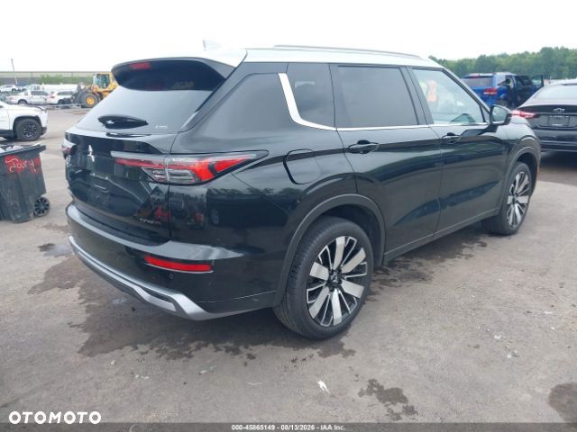 Mitsubishi Outlander - 4