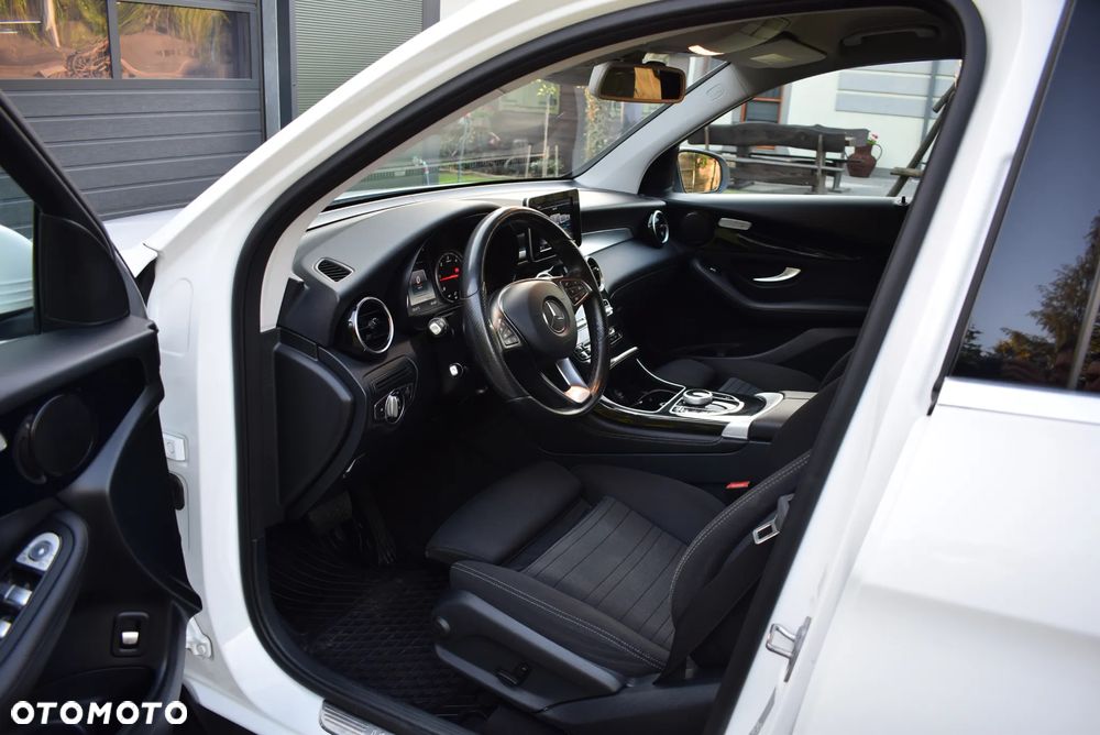 Mercedes-Benz GLC - 24
