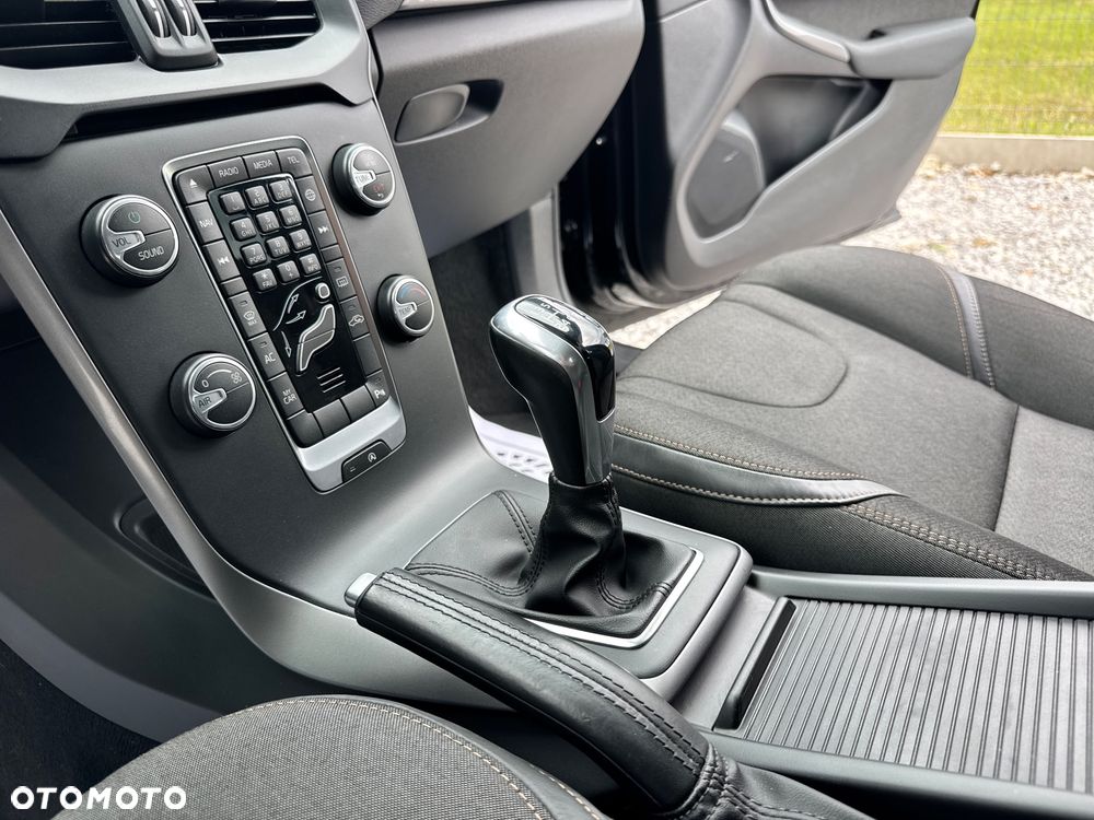Volvo V40 D2 Momentum - 28