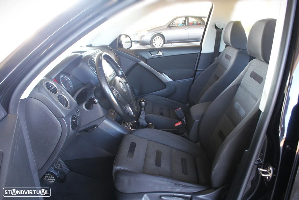 VW Tiguan 2.0 TDI Sport 4Motion - 28