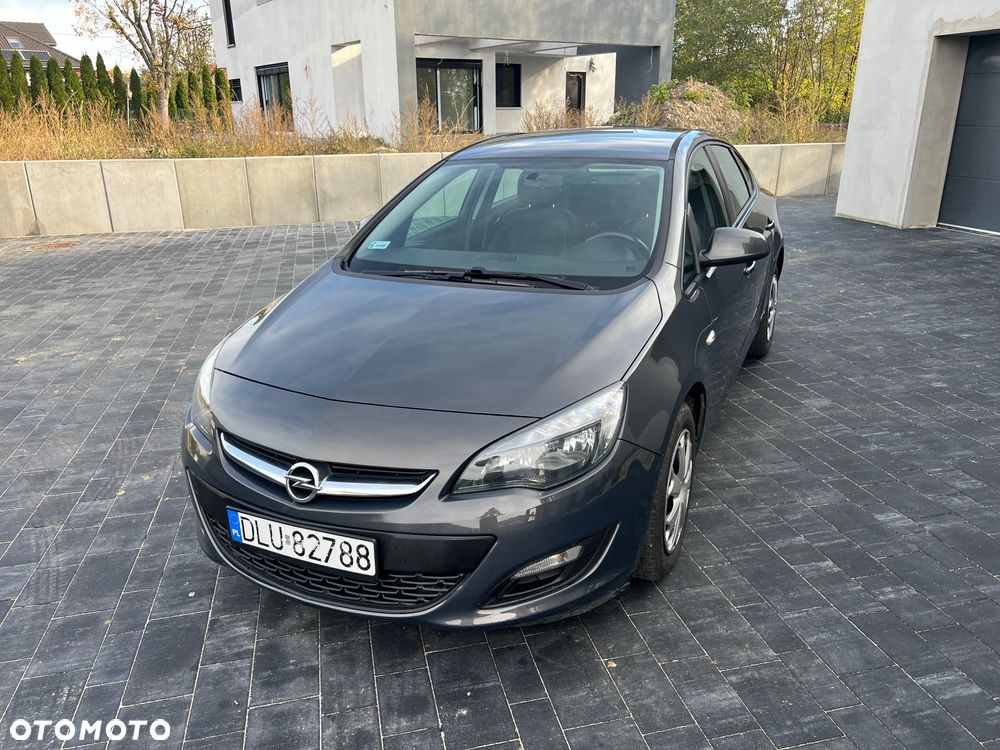 Opel Astra IV 1.4 T Enjoy - 2