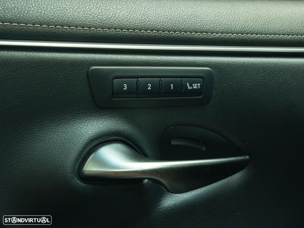 Lexus ES 300h Executive+ - 38