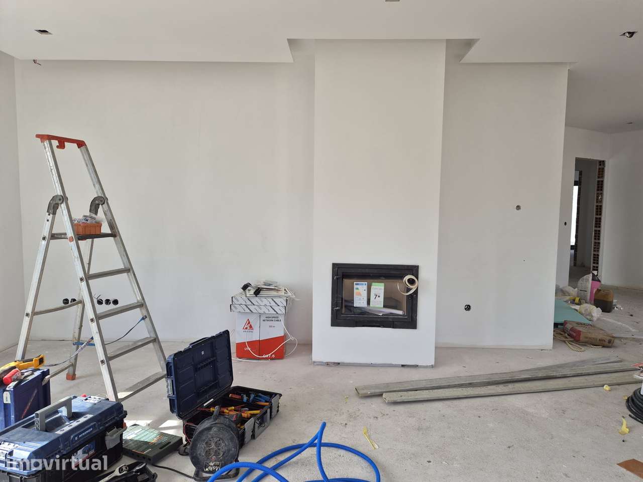 Moradia T3, térrea, geminada com garagem e jardim. Fração "B" - Grande imagem: 5/19