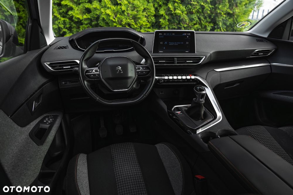 Peugeot 3008 - 17