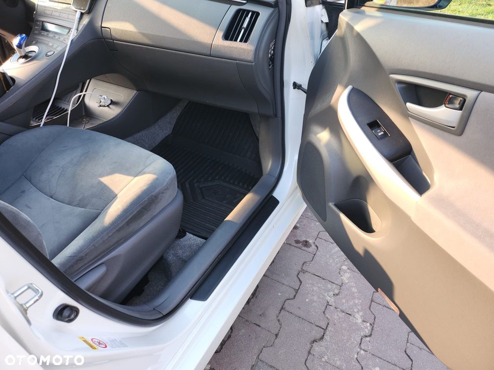 Toyota Prius 1.8 HSD Prestige - 5