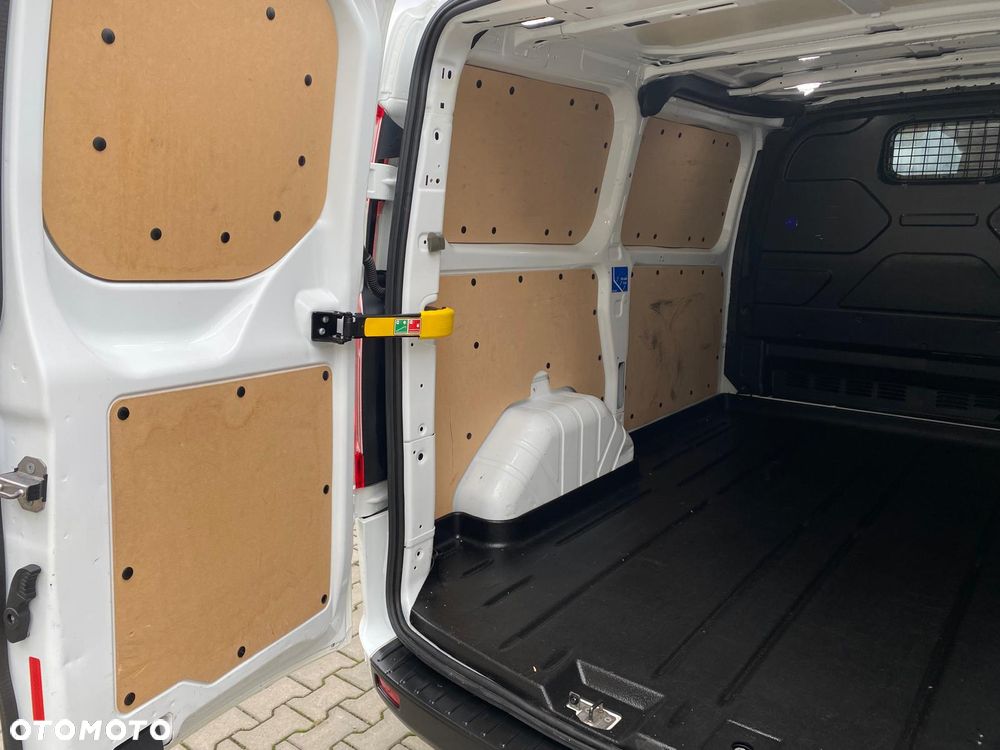 Ford TRANSIT CUSTOM - 26