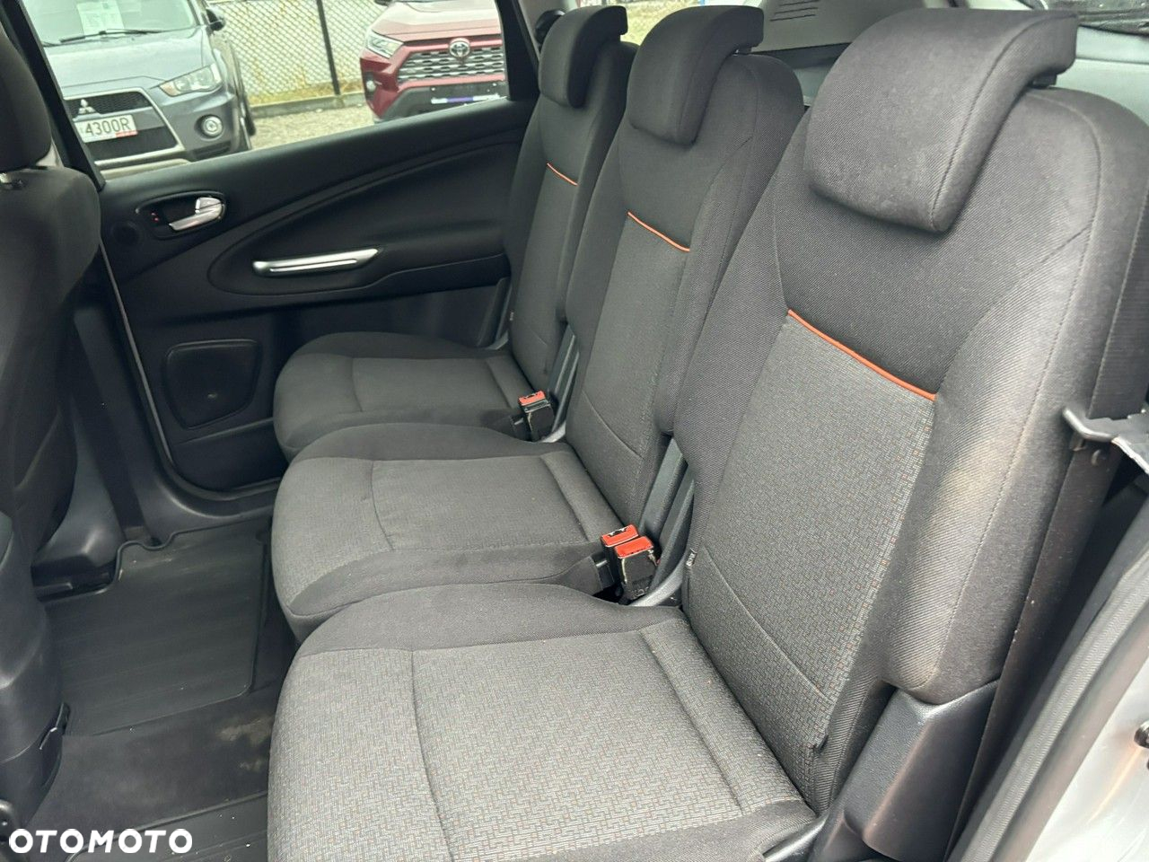 Ford S-Max - 8