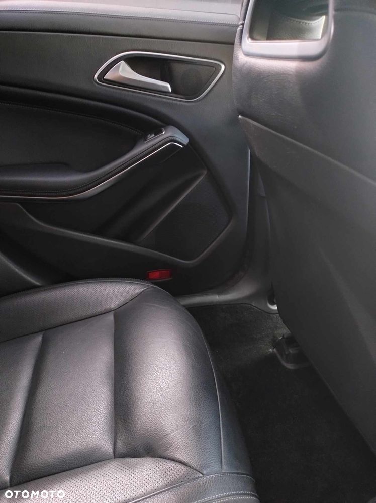 Mercedes-Benz CLA 45 AMG 4Matic 7G-DCT - 12
