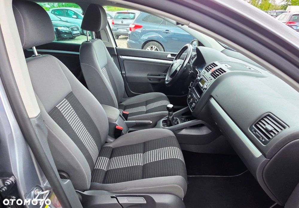 Volkswagen Golf - 29