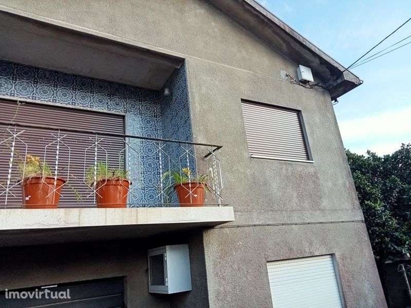 Moradia quatro frentes - Grande imagem: 3/9