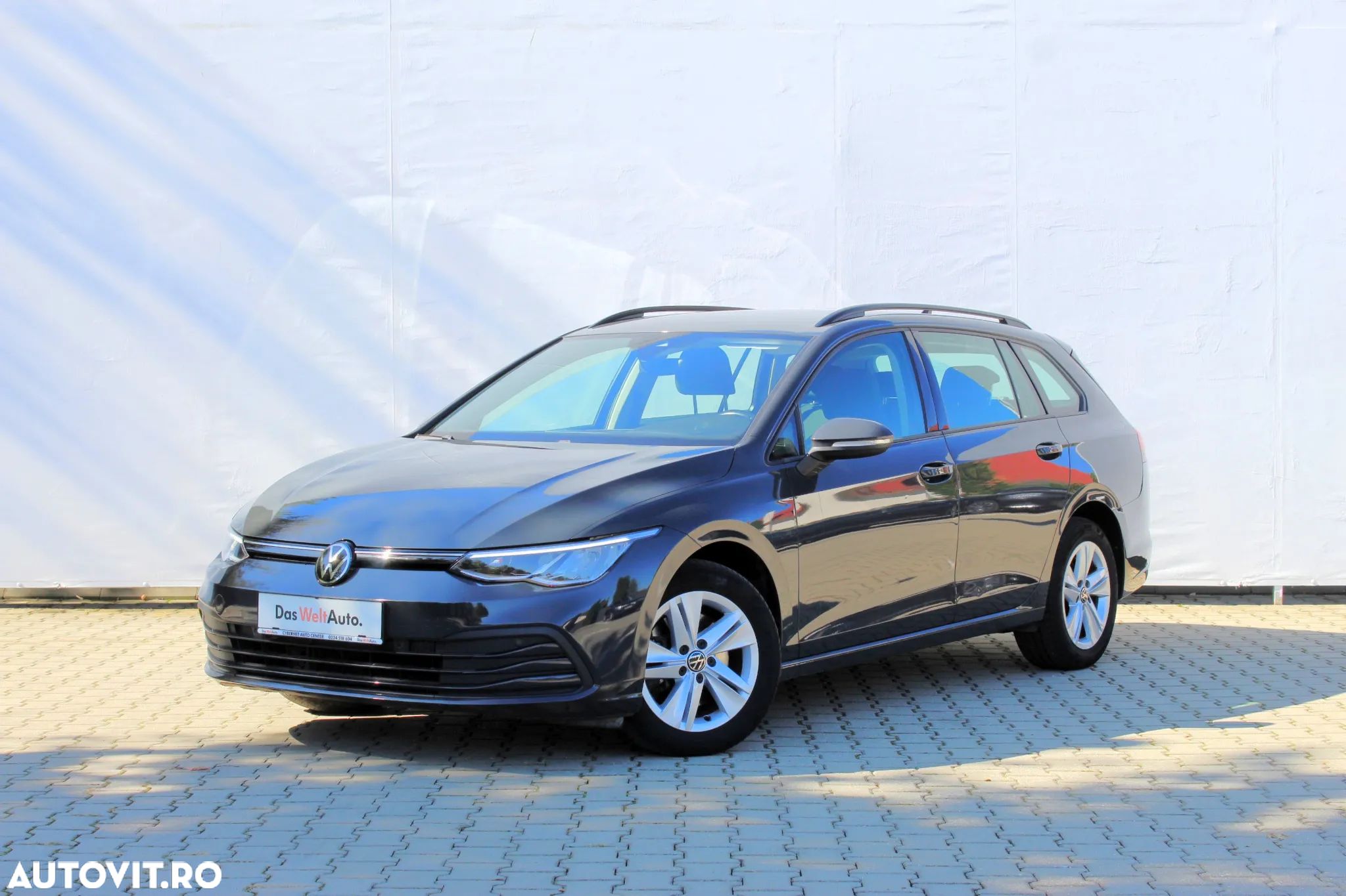 Volkswagen Golf - 1