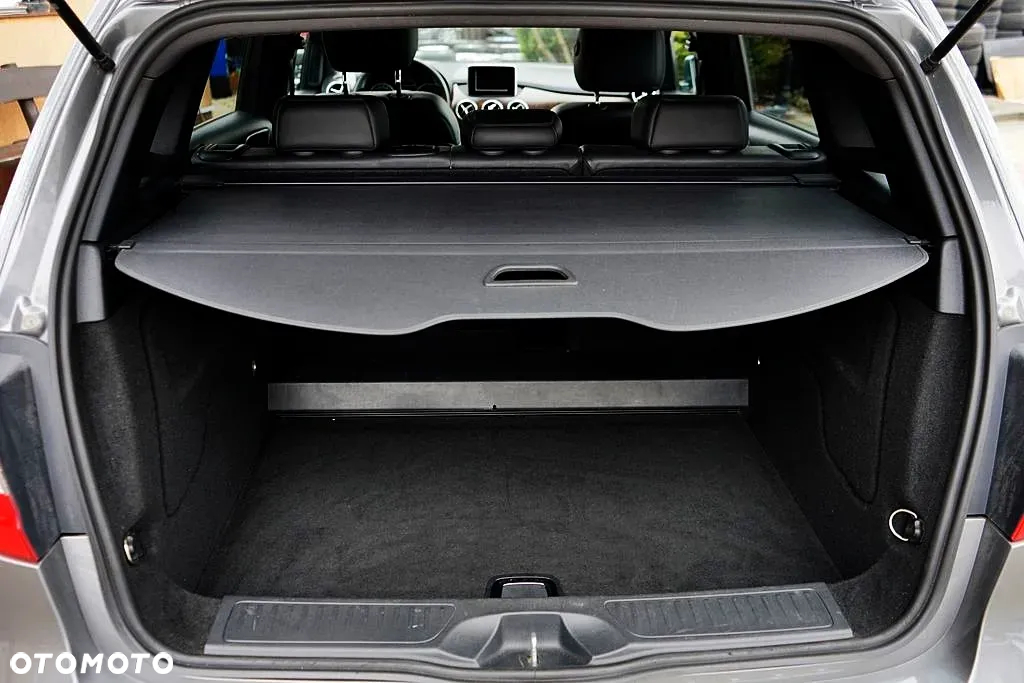 Mercedes-Benz Klasa B 180 CDI (BlueEFFICIENCY) - 37
