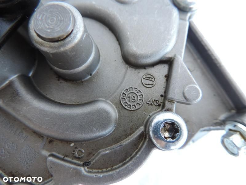 POMPA OLEJU OPEL CORSA F Citroen Peugeot 1.2 1,2 VTI  9831294580 - 3