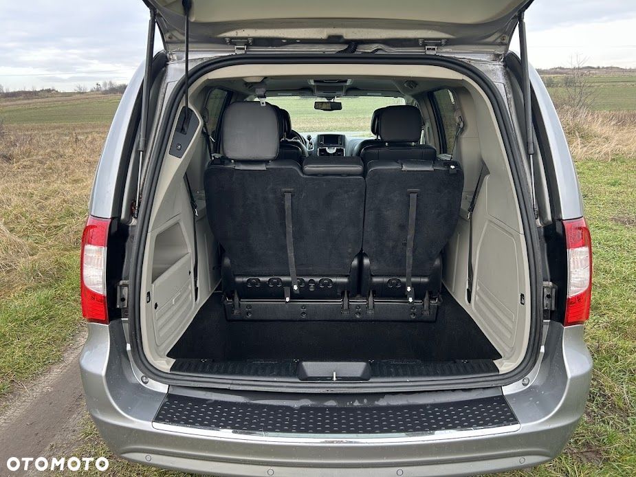 Chrysler Town & Country 3.6 Touring - 14