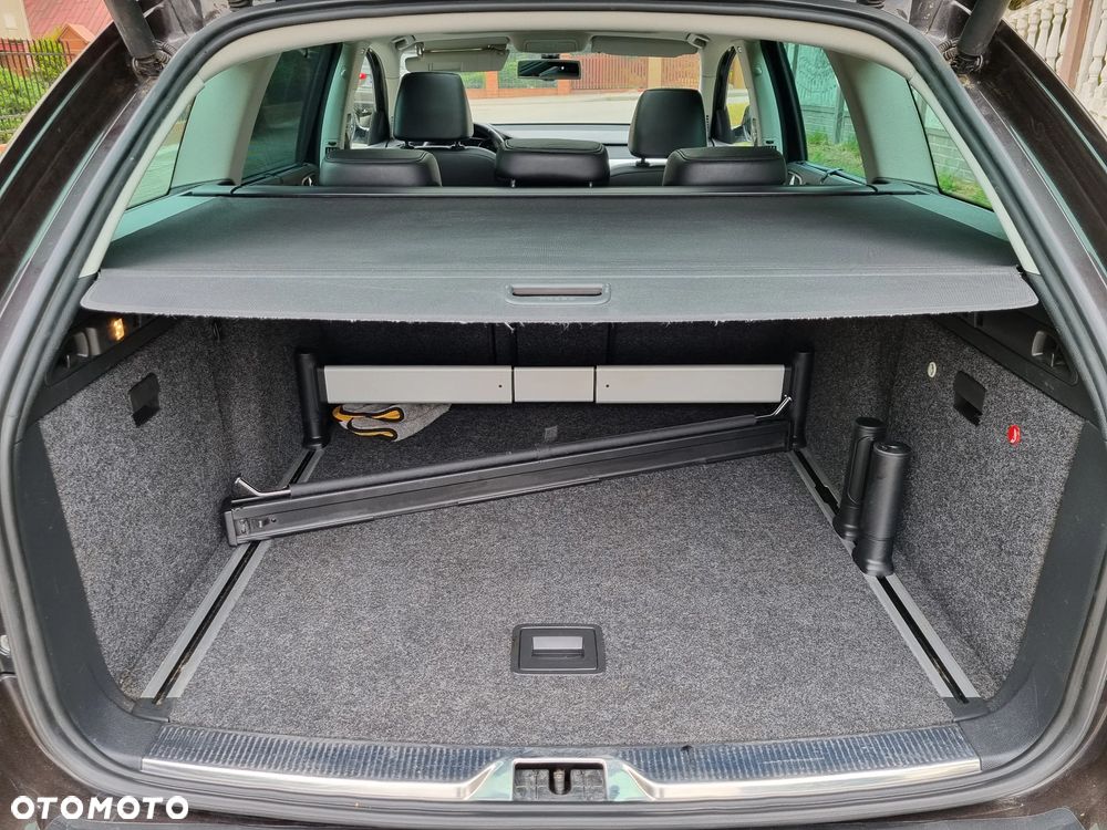 Skoda Superb 2.0 TDI Elegance DSG - 25