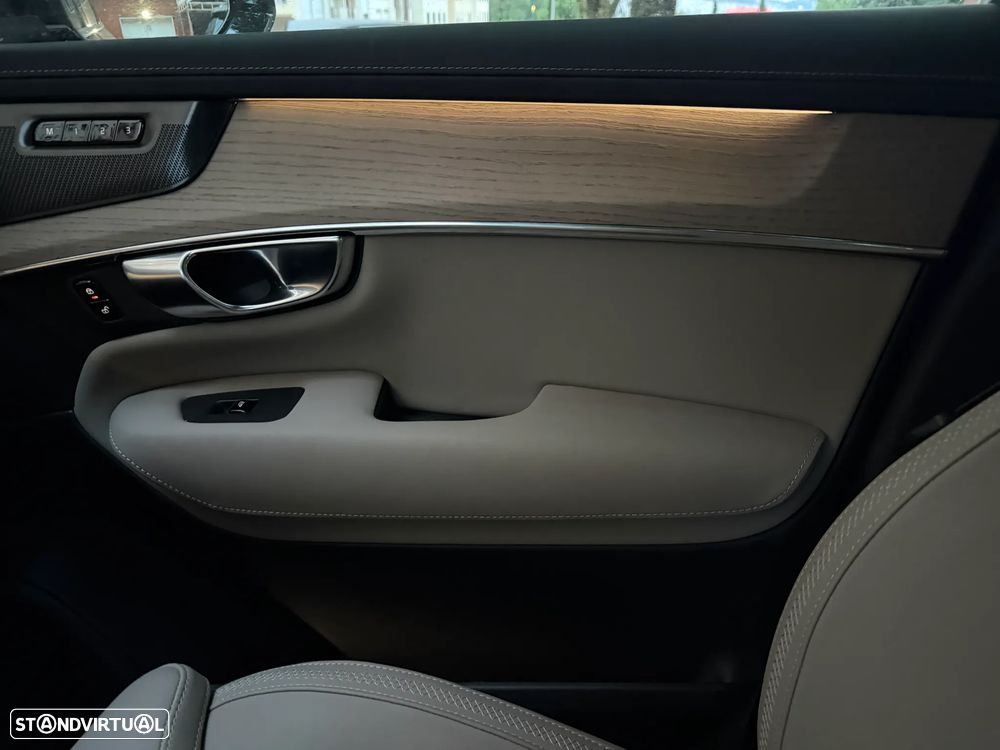 Volvo XC 90 2.0 T8 PHEV Plus Dark AWD - 4