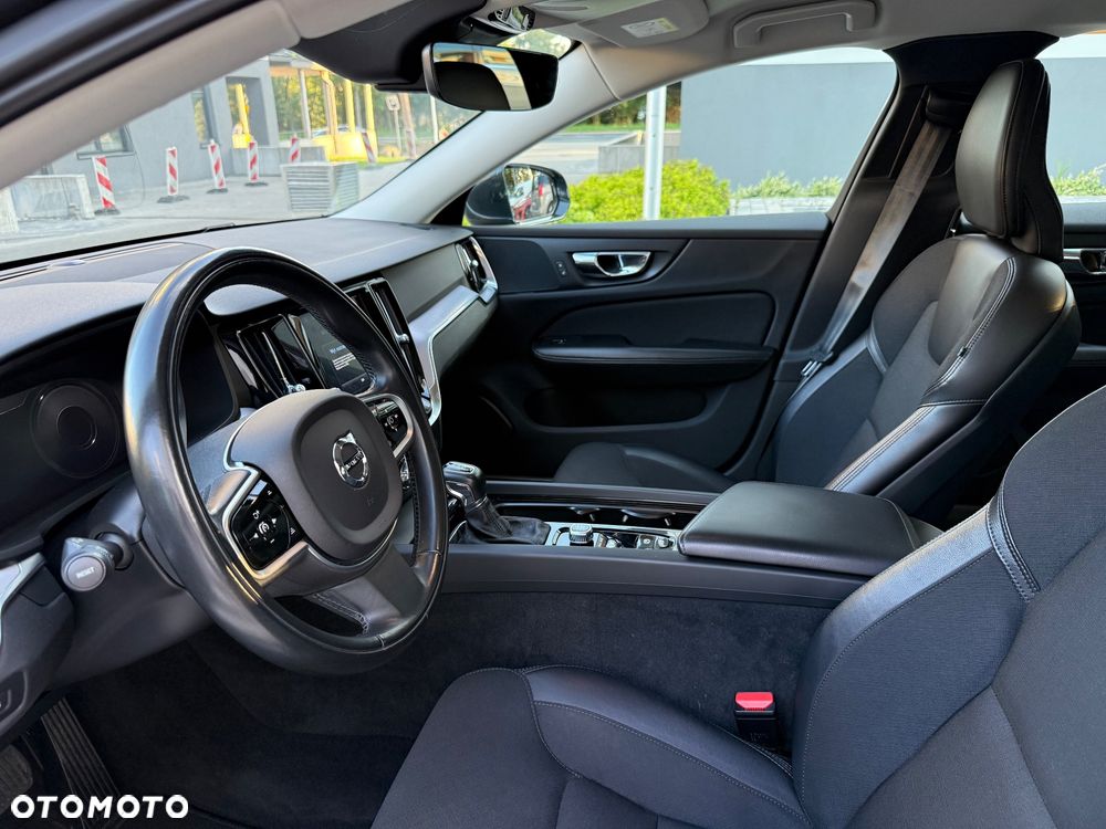 Volvo V60 D4 Momentum Pro - 9