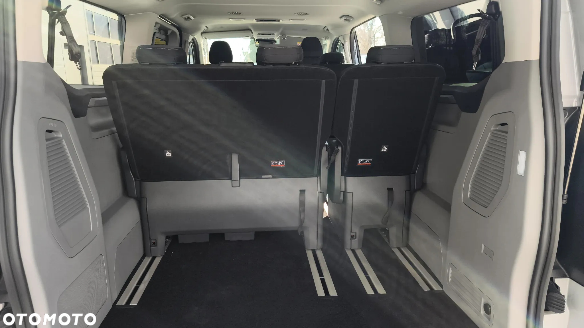 Ford Tourneo Custom 2.0 EcoBlue 320 L2 Titanium - 28