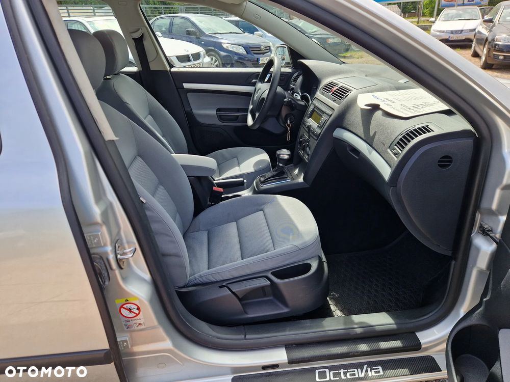 Skoda Octavia 1.6 FSI Automatik Ambiente - 11