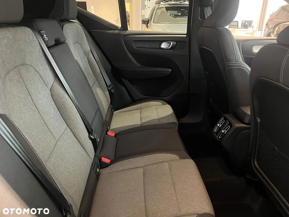 Volvo XC 40 B4 B AWD DKG Plus Dark - 22