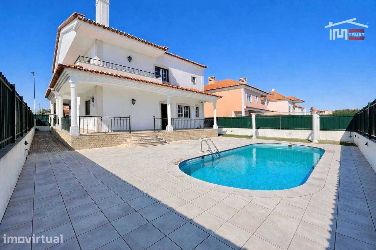 Moradia T4 Tradicional com Piscina e Jardim Privado na Atalaia, Mon... - Grande imagem: 2/40