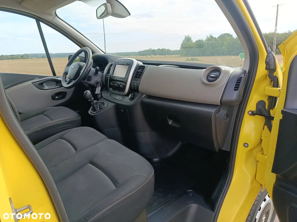 Nissan Nov 300 - 8