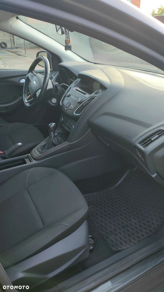 Ford Focus 1.6 Trend - 13