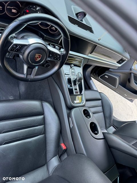 Porsche Panamera - 11