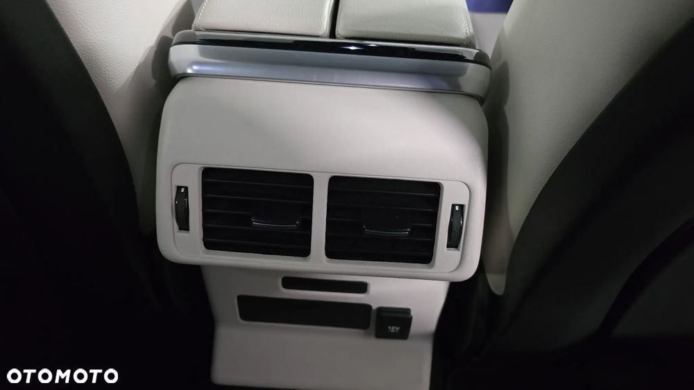 Land Rover Range Rover Velar 2.0 D200 mHEV R-Dynamic S - 20