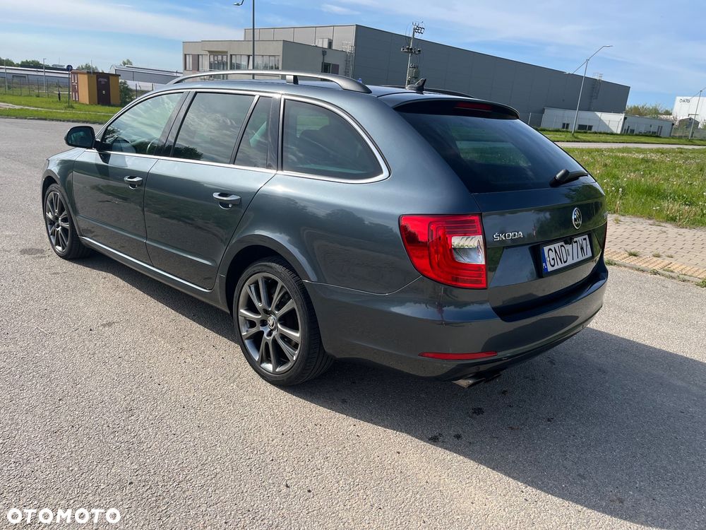 Skoda Superb 2.0 TDI Green tec DSG Ambition - 4