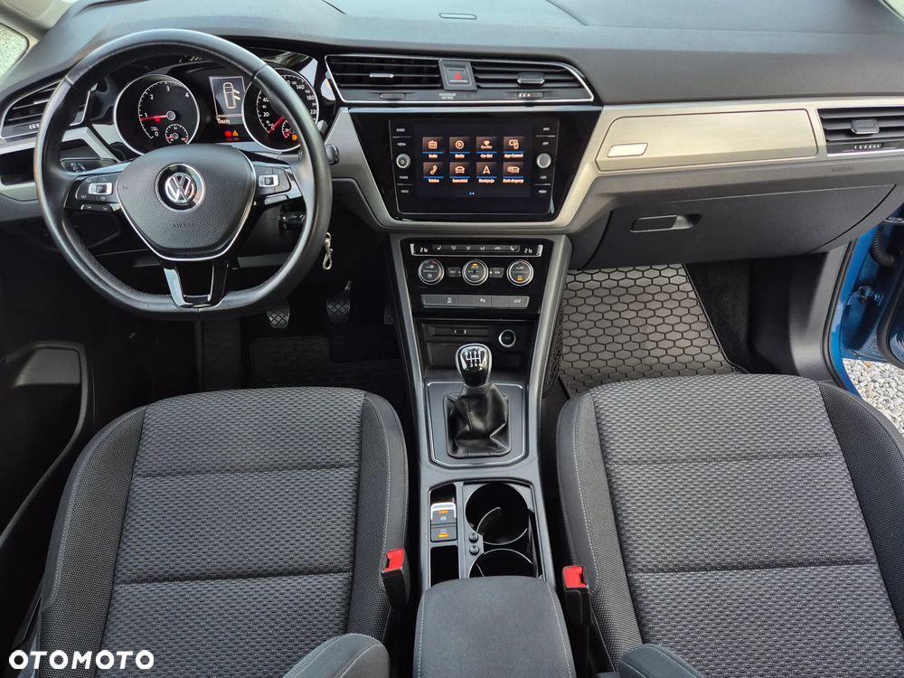 Volkswagen Touran 2.0 TDI SCR Comfortline - 24