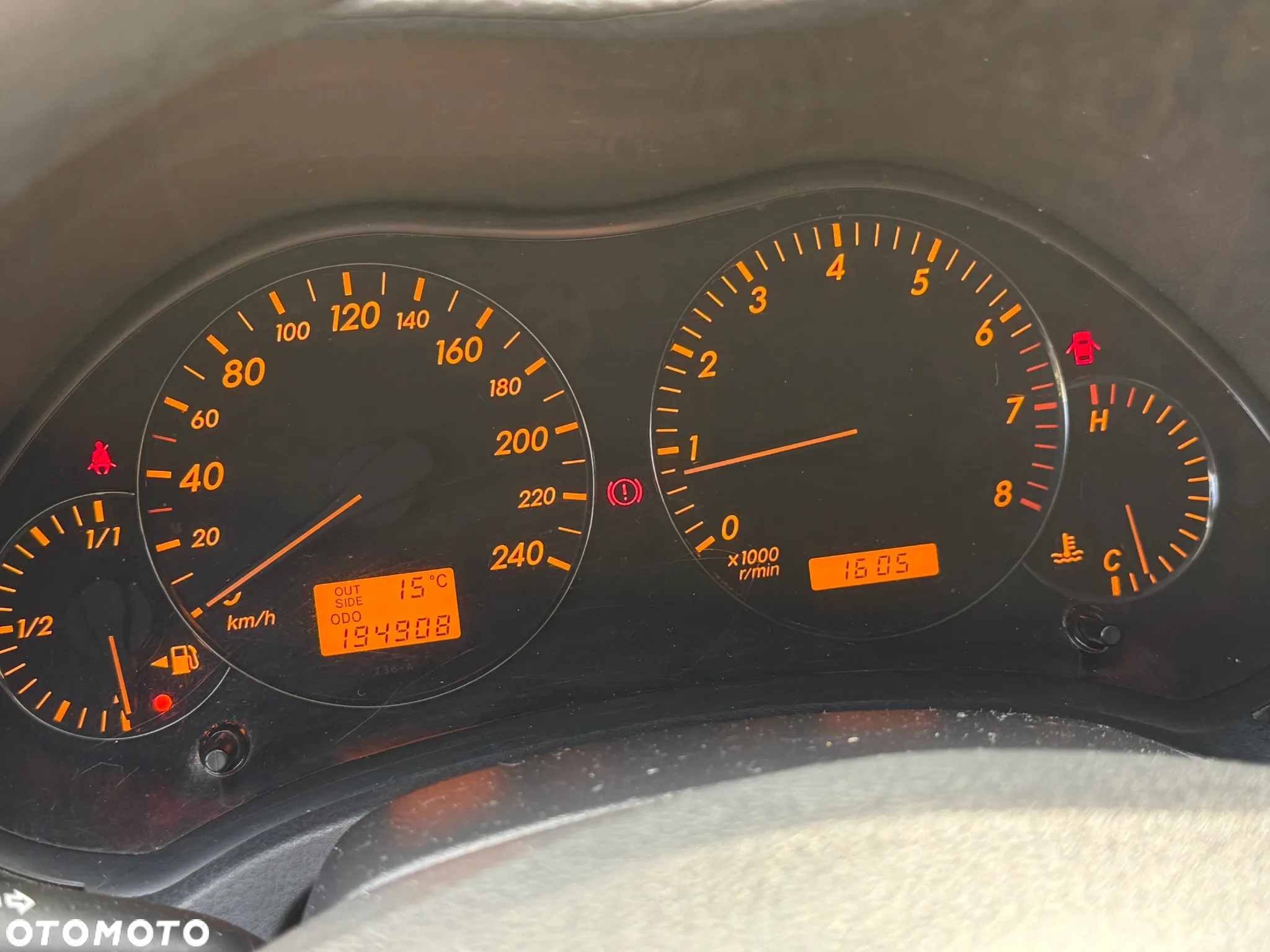 Toyota Avensis 1.8 VVT-i Sol - 16