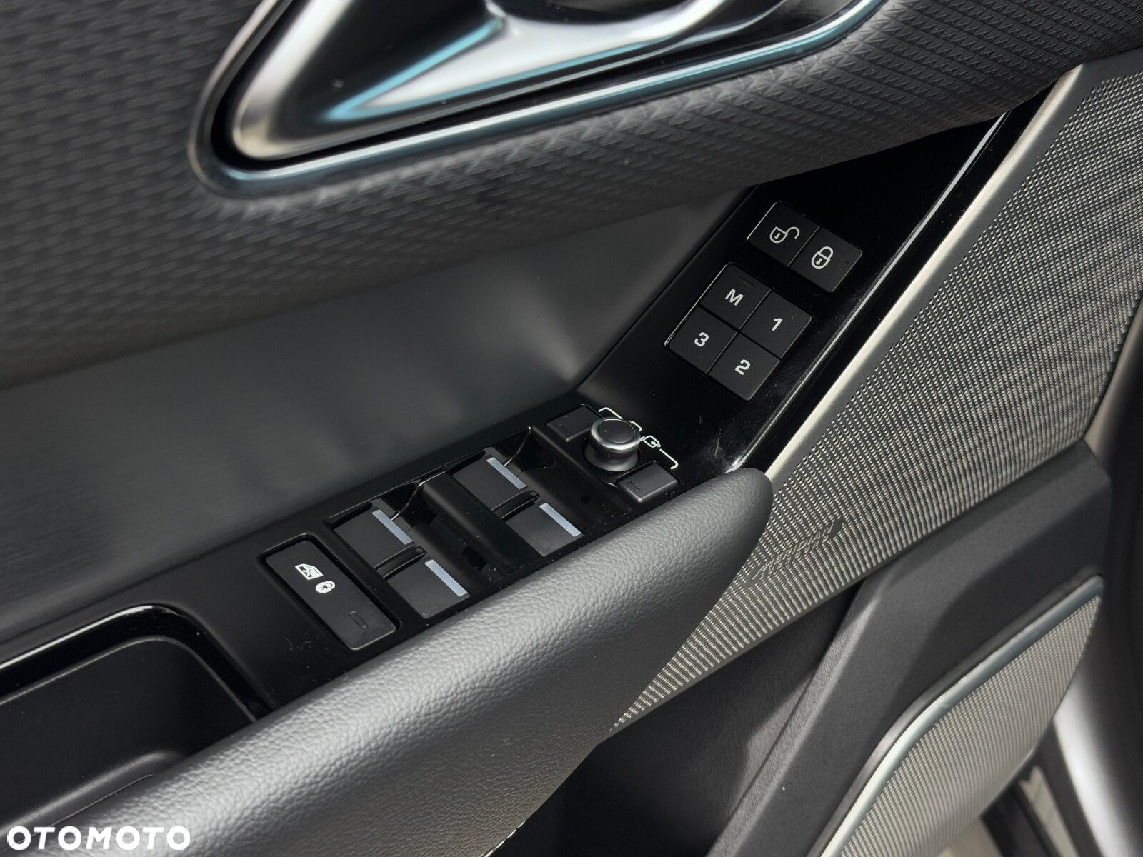 Land Rover Range Rover Velar - 21