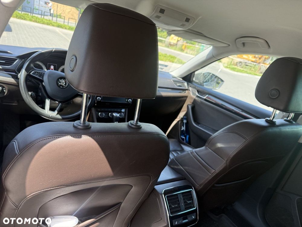 Skoda Superb 2.0 TDI L&K DSG - 11