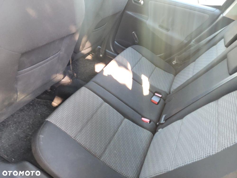 Peugeot 207 1.6 VTi Premium - 6