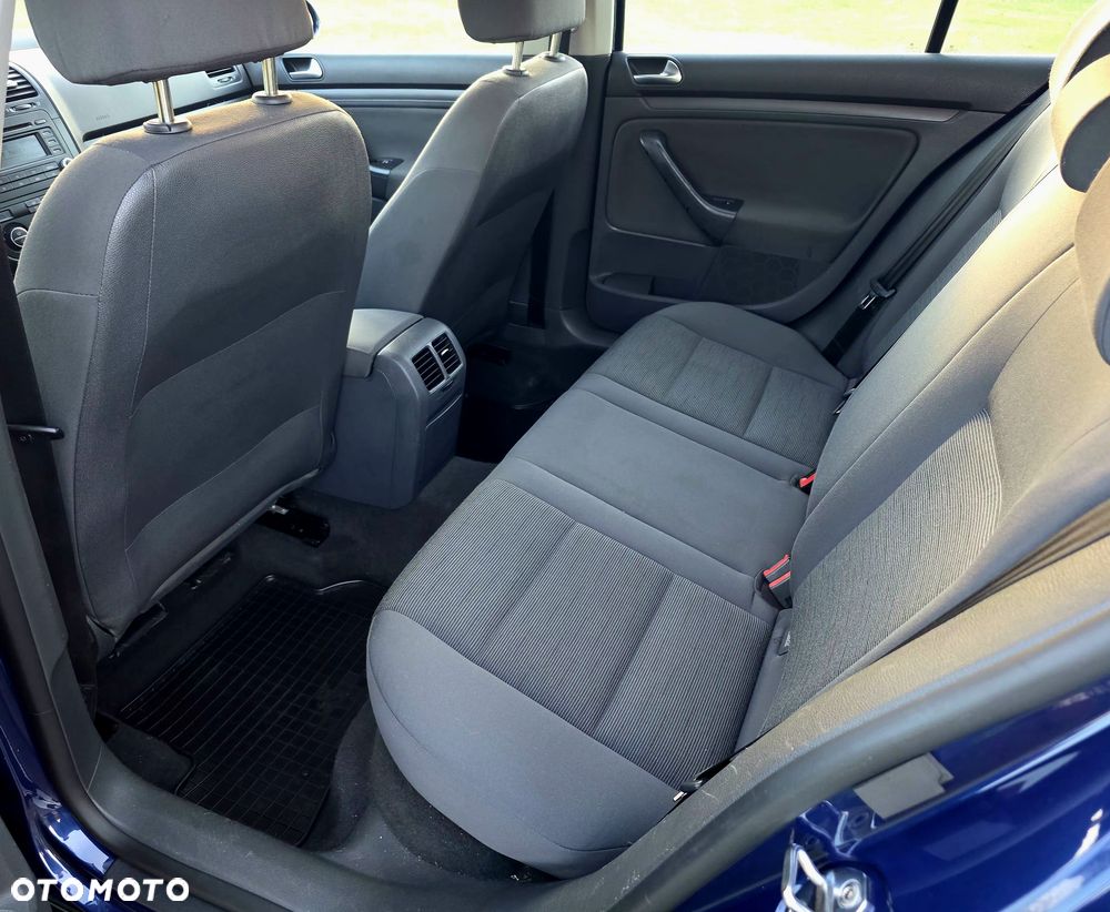 Volkswagen Golf - 28