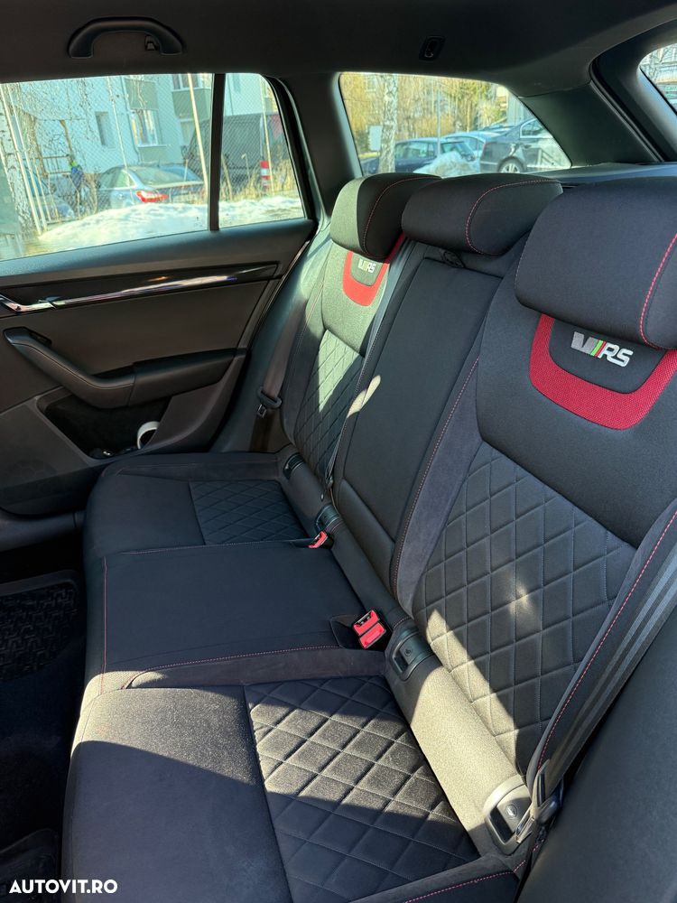 Skoda Octavia 2.0 TDI DSG RS - 9