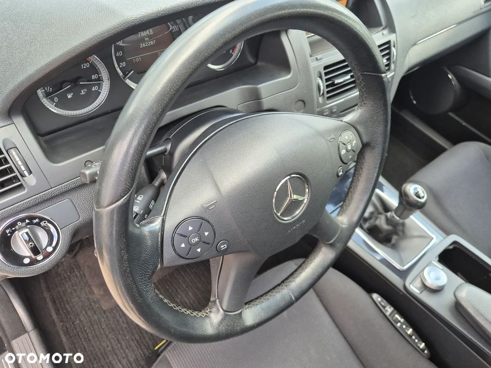 Mercedes-Benz Klasa C 180 K BlueEff Elegance - 6